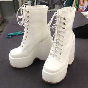 aheela platform boot 6